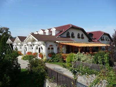 Sziget Hotel&RestaurantTarján エクステリア 写真